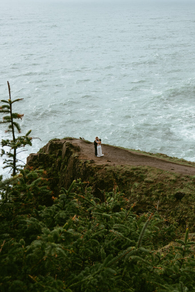 romantic portraits of the bride and groom