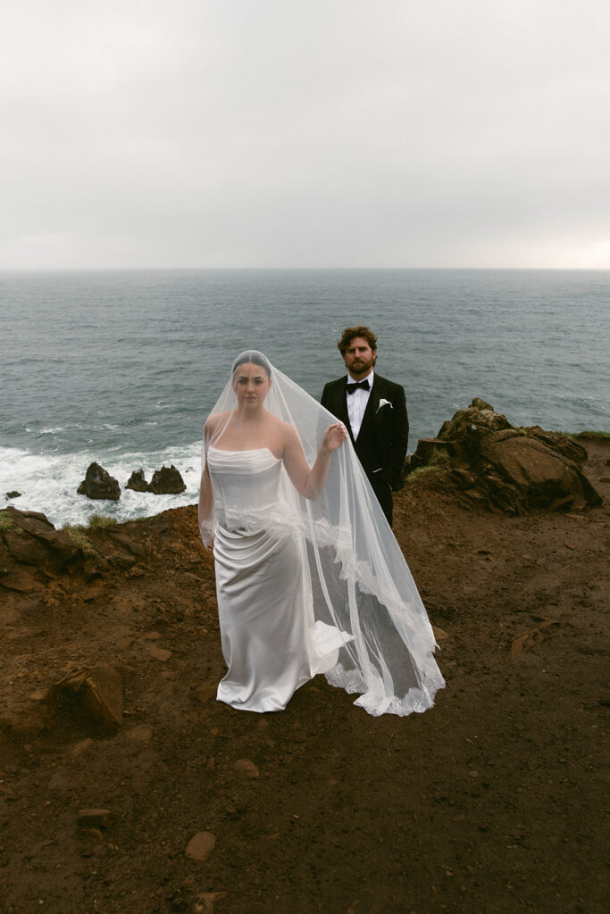 Romantic and intimate bridal photos in Oregon