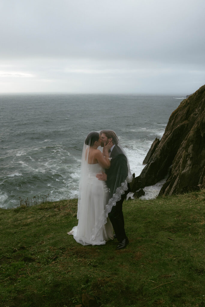 Romantic bridal portraits in the Oregon coast