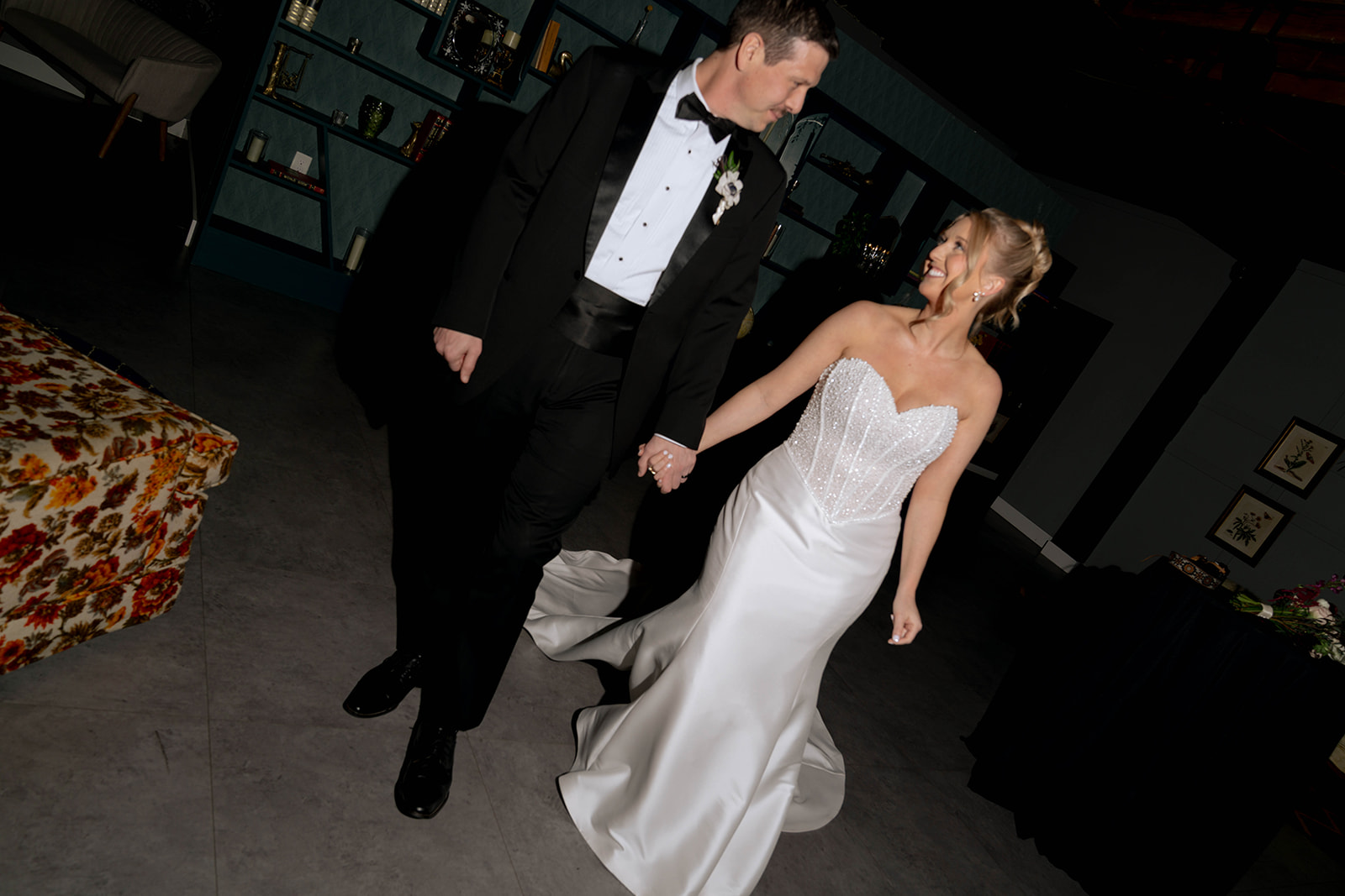 Inside a Moody and Modern New Year’s Eve Wedding at The Leona