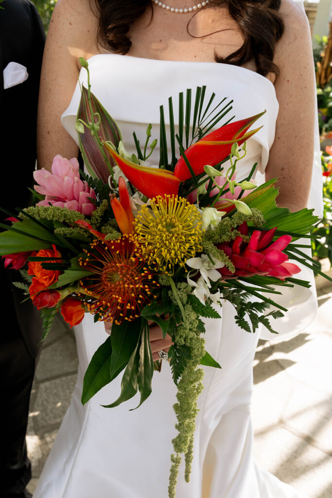 stunning picture of the wedding bouquet