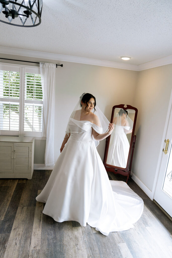 beautiful picture of the bride before heading to her wedding ceremony