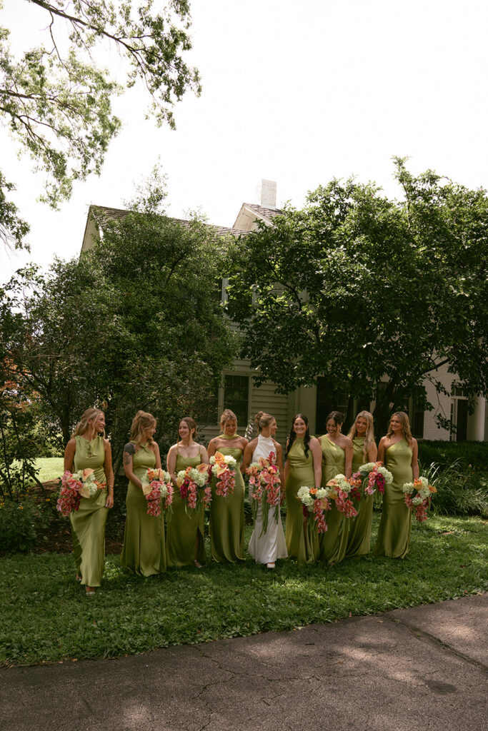 beautiful picture of the bride and her bridesmaids