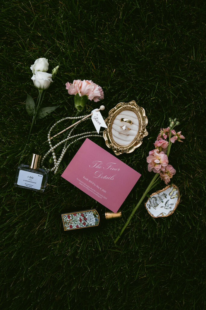 A Modern Westwind Hills Wedding with Editorial Wedding Photography