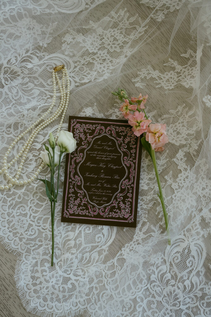 A Modern Westwind Hills Wedding with Editorial Wedding Photography