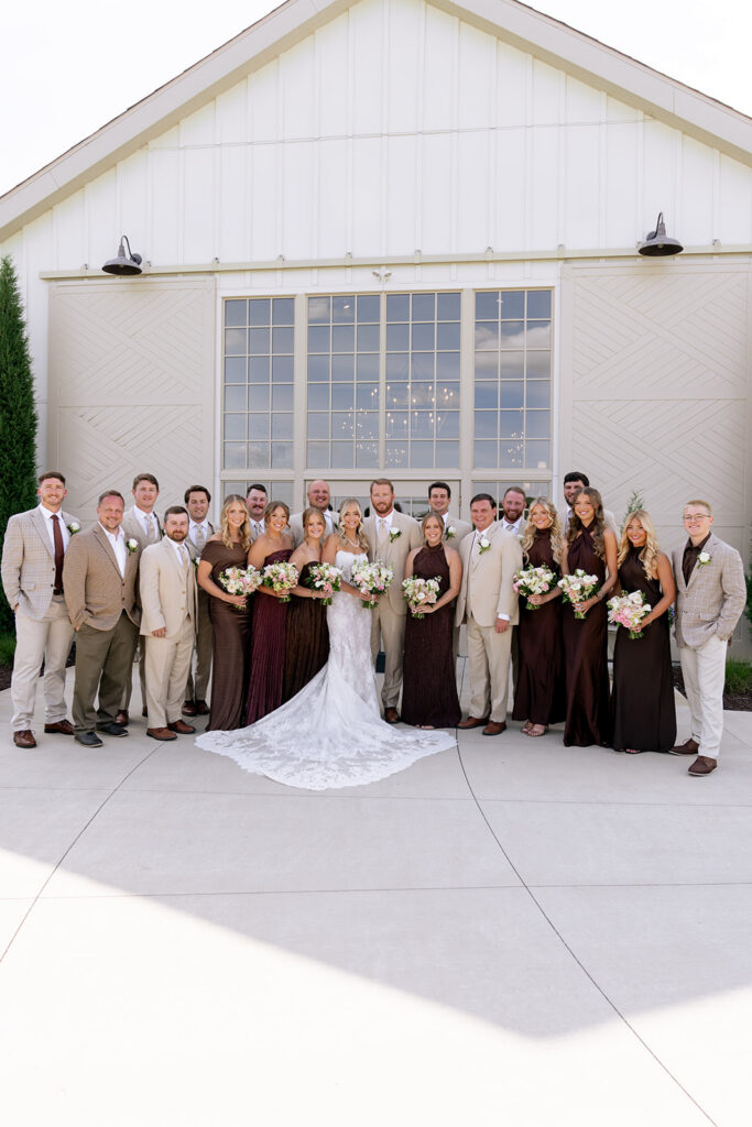 A Modern Westwind Hills Wedding with Editorial Wedding Photography