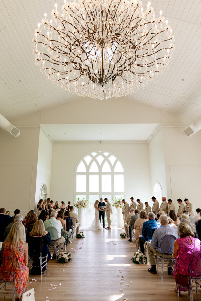 A Modern Westwind Hills Wedding with Editorial Wedding Photography