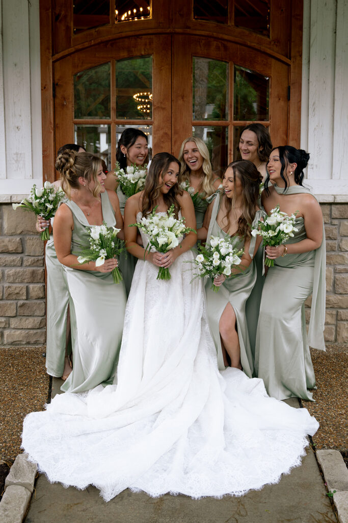 A Relaxed Spring Wedding at Knotting Hills | Amy & Donovan