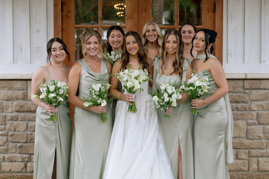 A Relaxed Spring Wedding at Knotting Hills | Amy & Donovan