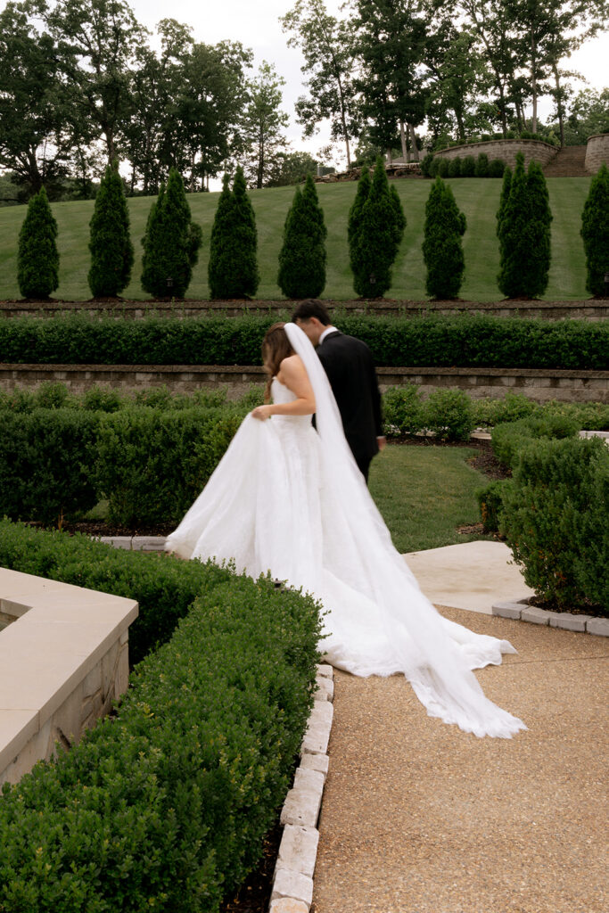A Relaxed Spring Wedding at Knotting Hills | Amy & Donovan