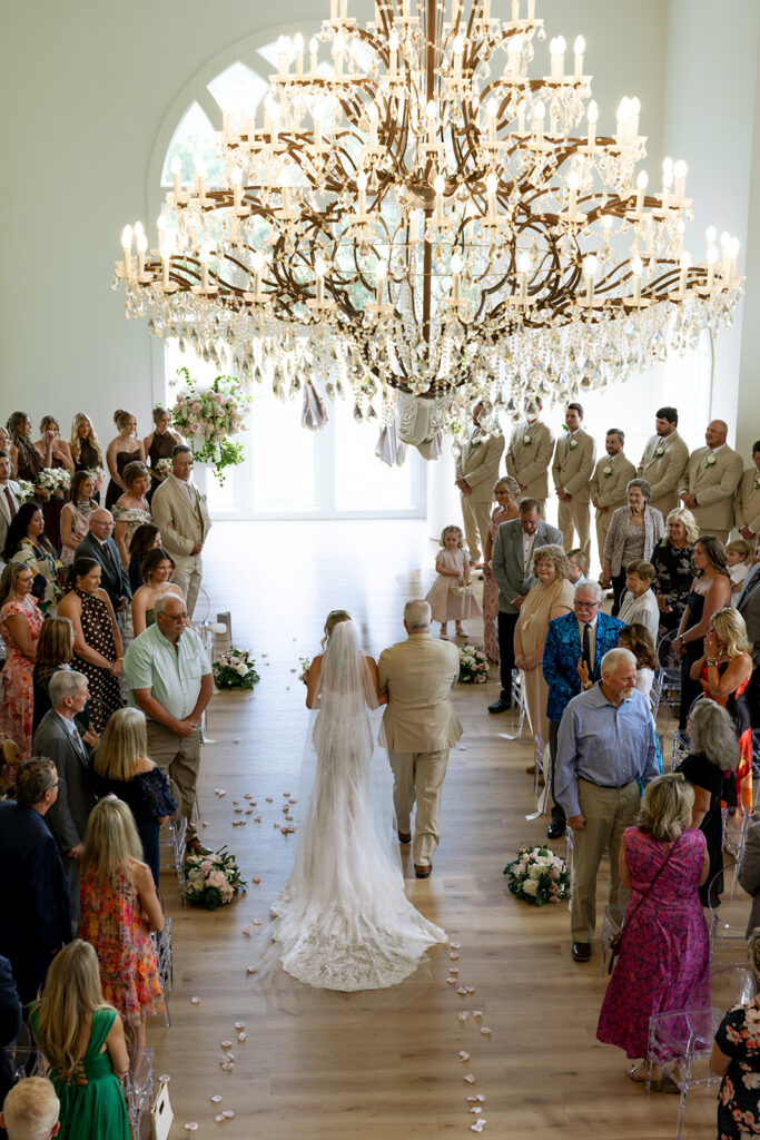 A Modern Westwind Hills Wedding with Editorial Wedding Photography